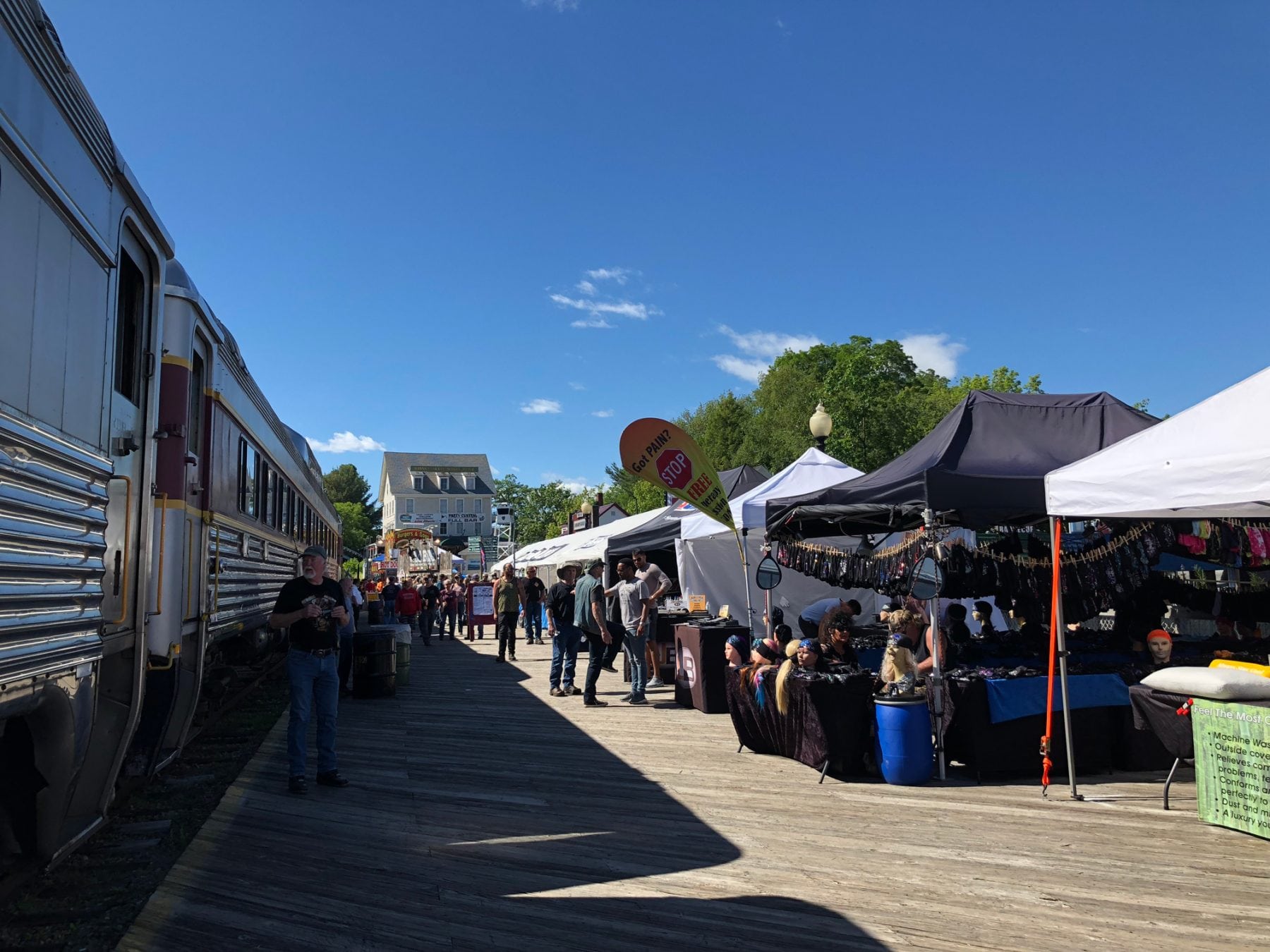 Une visite au 95e «Bike week» de Laconia Chicks and Machines